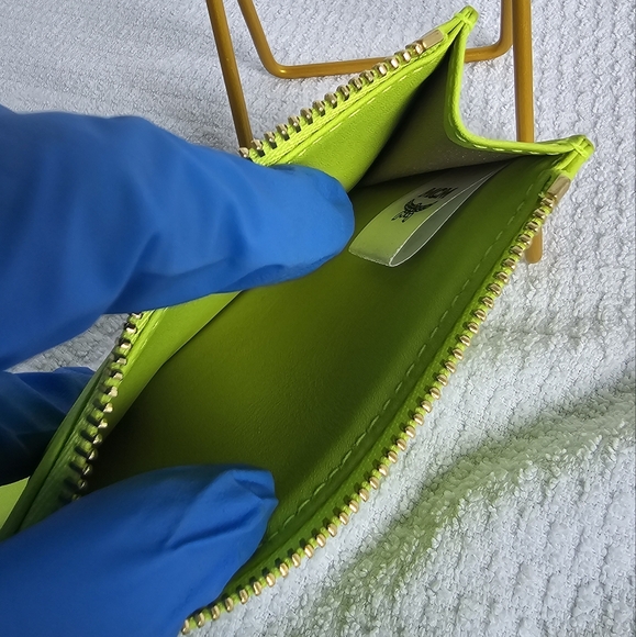 NIB MCM CARD CASE - Picture 6 of 7